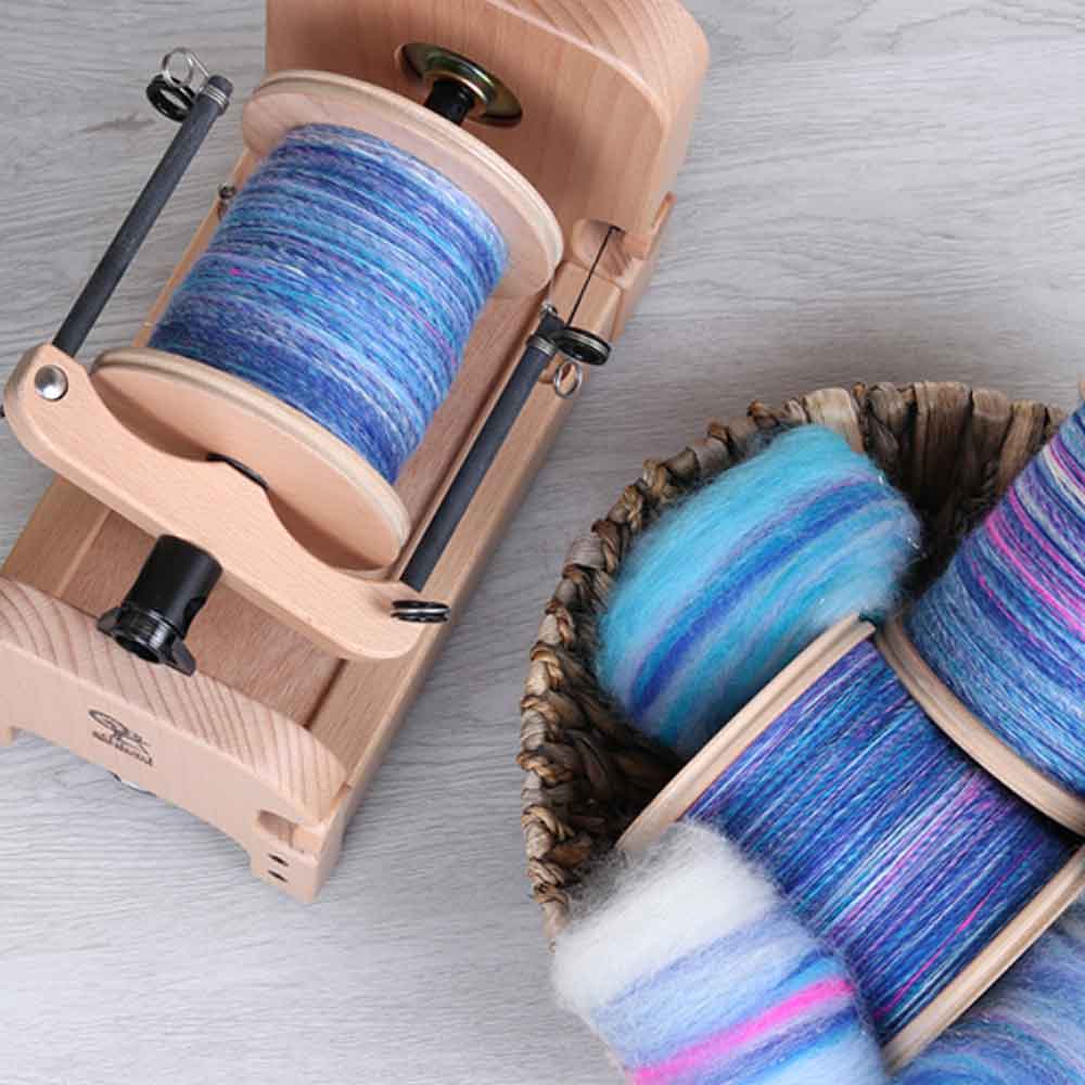 e-Spinner 3 ou e-Spinner Super Jumbo : quel rouet électrique Ashford choisir ?