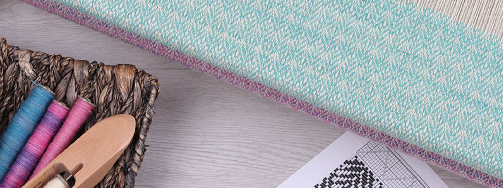 Tissage de cœurs, feuillages et plus encore – sur un métier à huit cadres