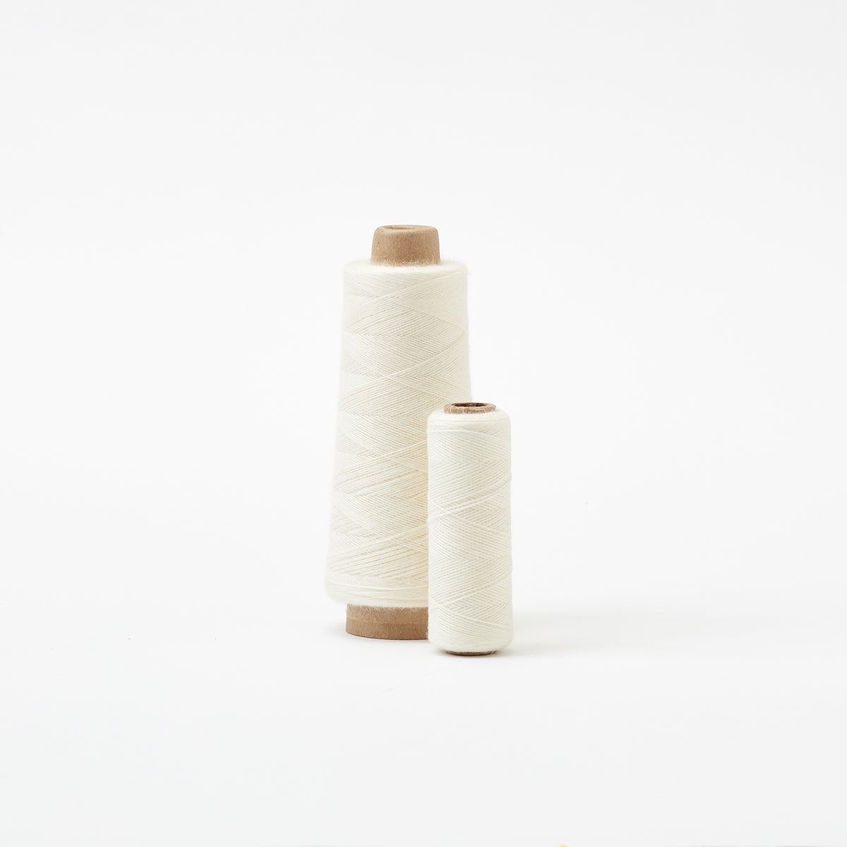 Gist Array Yarn White & Natural | Wool Tapestry Yarn | Tisse et File