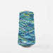 Fil Caterpillar Ashford en coton texturé panaché. Idéal pour trame, tissage créatif et effets de texture. Disponible chez Tisse et File.