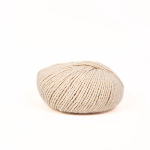 100% Baby Alpaca yarn in Ecru for weaving and knitting