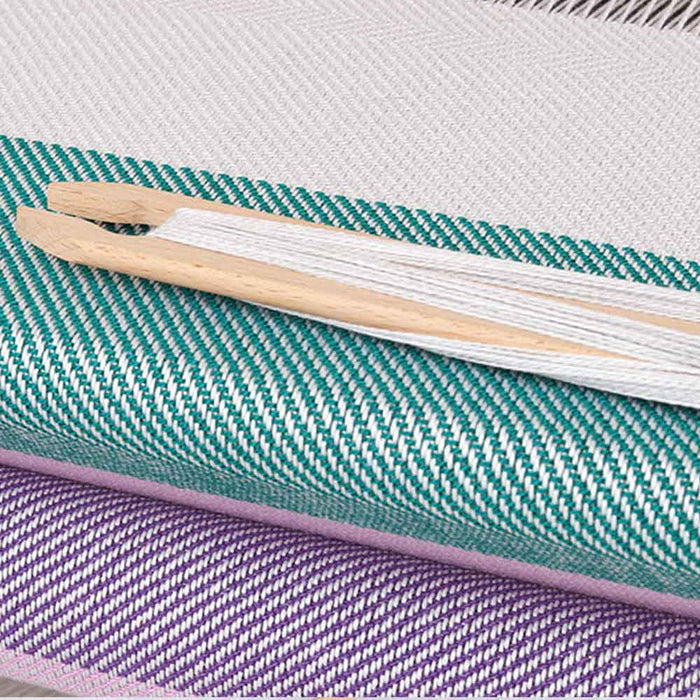 flat weaving shuttle wound with yarn