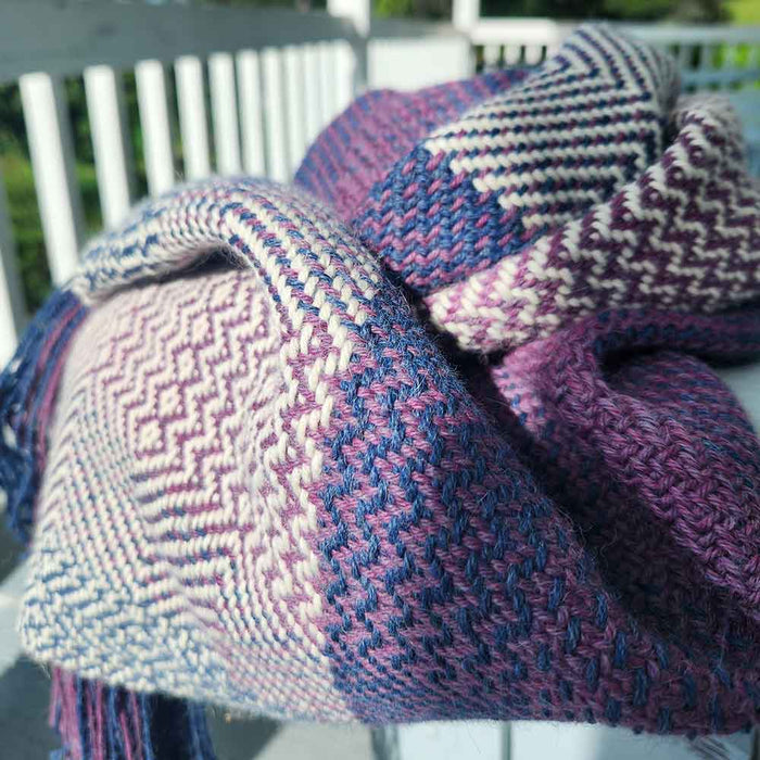 Brume weaving kit including Baby Alpaca yarn
