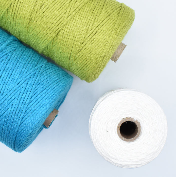Mayu weaving kit yarn cones in blue, limette pâle, and natural linen – Tisse et File