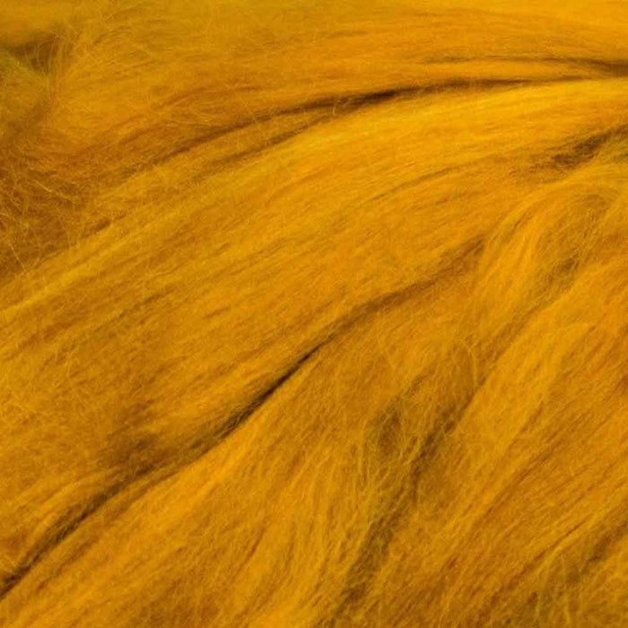 Dyed bamboo fibre with silky sheen for spinning